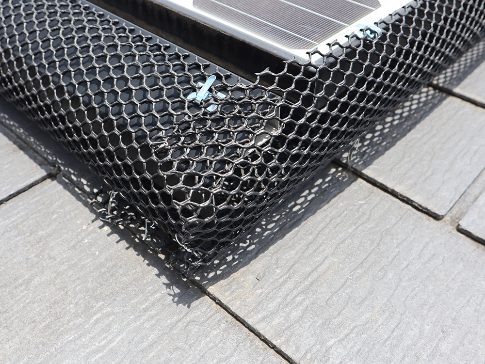 鳥害対策 太陽光鳥よけネット取付工事