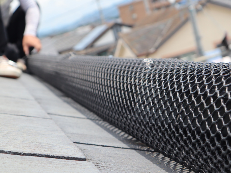 豊橋市 豊川市 太陽光発電パネル鳥よけネット取付 直営安心価格